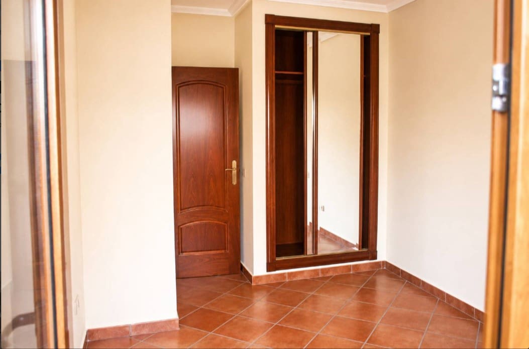 3 sypialnia Dom szeregowy na sprzedaż w Torrevieja z basenem garażem - 330 000 € (Ref: 9868378)