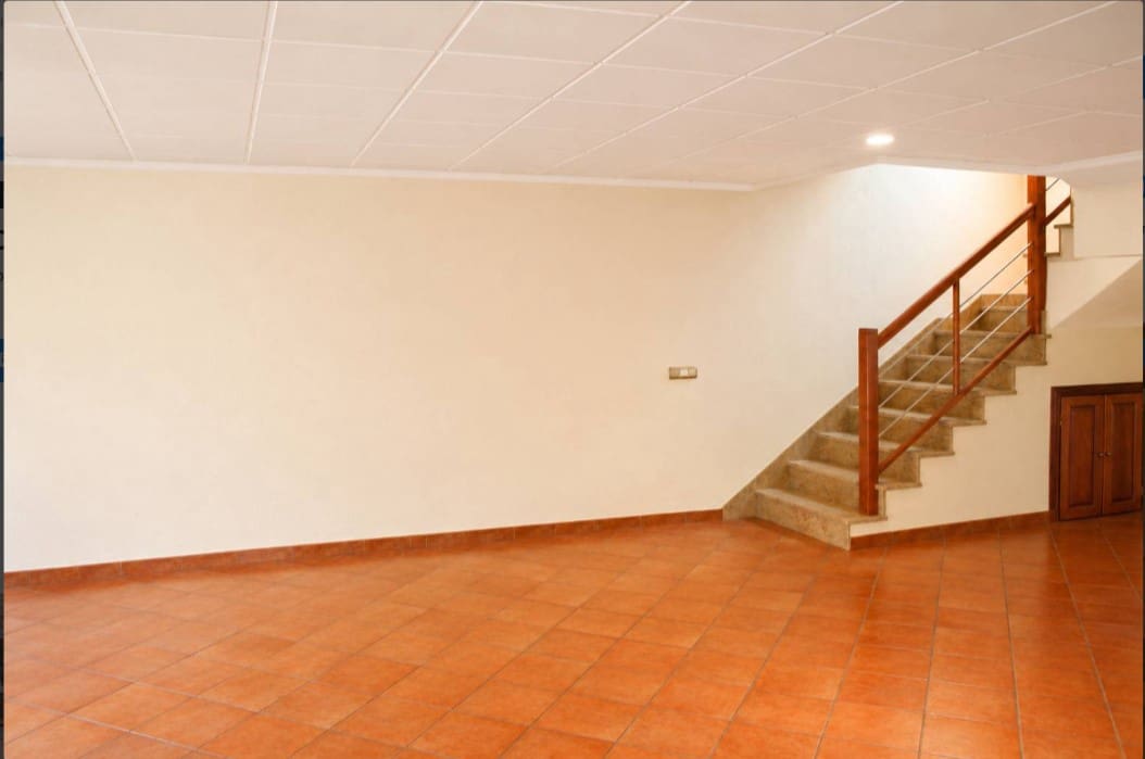 3 sypialnia Dom szeregowy na sprzedaż w Torrevieja z basenem garażem - 330 000 € (Ref: 9868378)