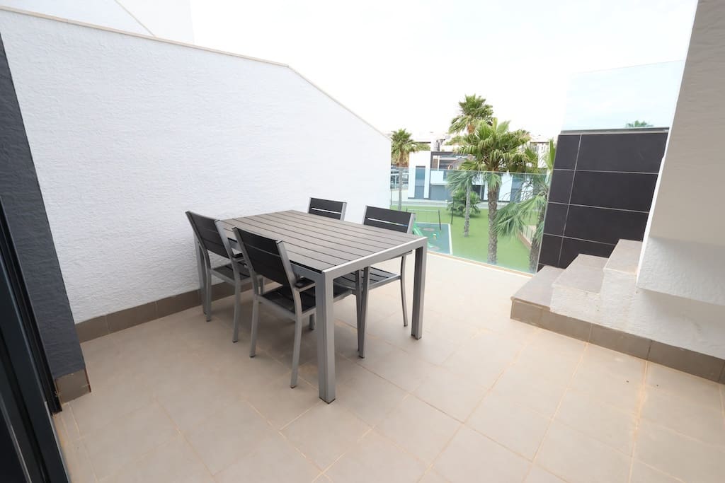 2 Zimmer Apartment zu verkaufen in El Raso mit Pool Garage - 255.000 € (Ref: 9893935)