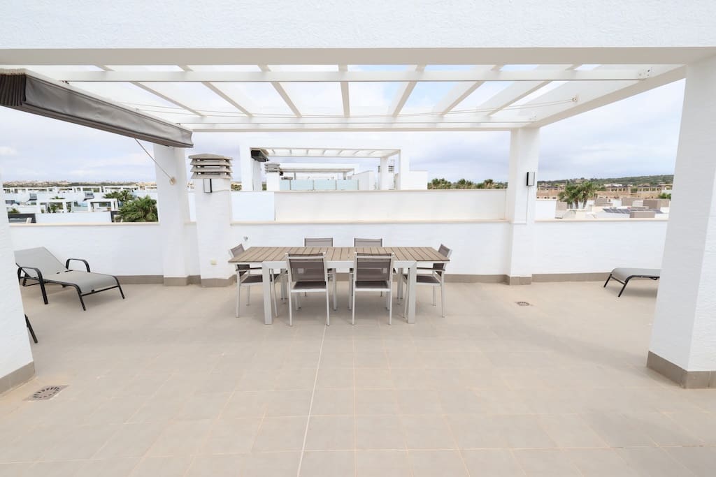 2 Zimmer Apartment zu verkaufen in El Raso mit Pool Garage - 255.000 € (Ref: 9893935)