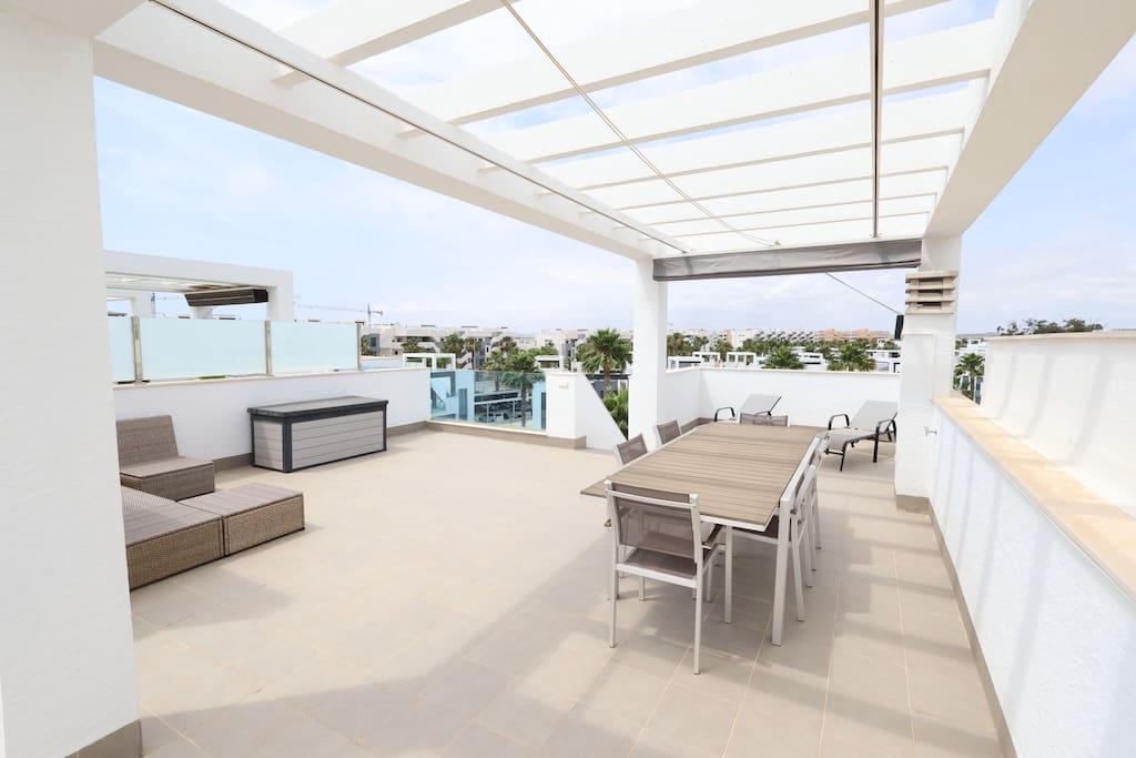 2 Zimmer Apartment zu verkaufen in El Raso mit Pool Garage - 255.000 € (Ref: 9893935)