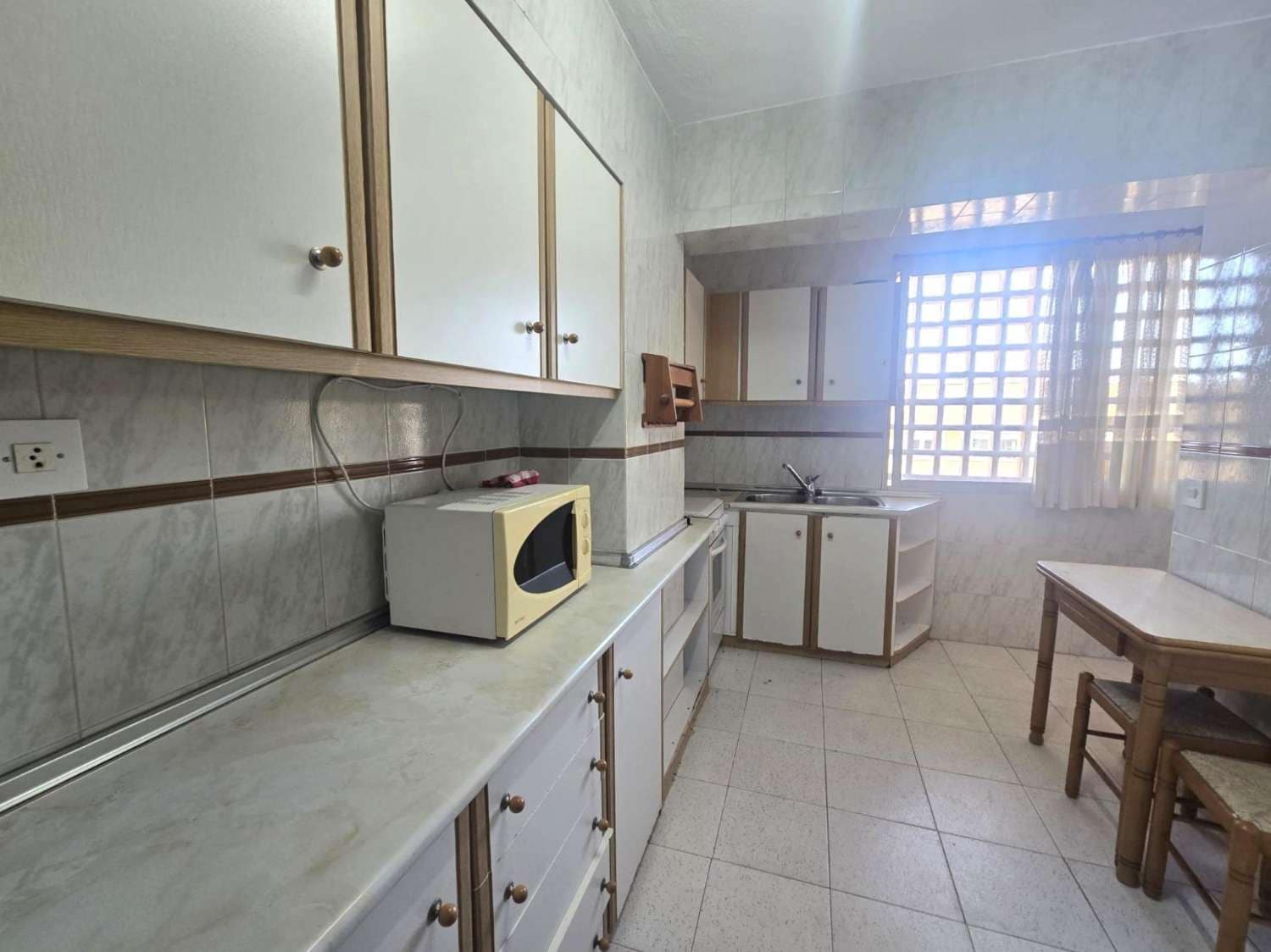 3 slaapkamer Appartement te koop in Torrevieja met zwembad garage - € 220.000 (Ref: 9896370)