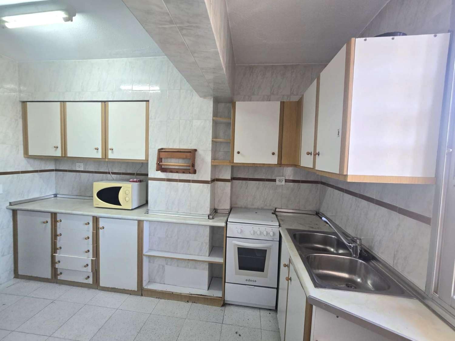 3 slaapkamer Appartement te koop in Torrevieja met zwembad garage - € 220.000 (Ref: 9896370)