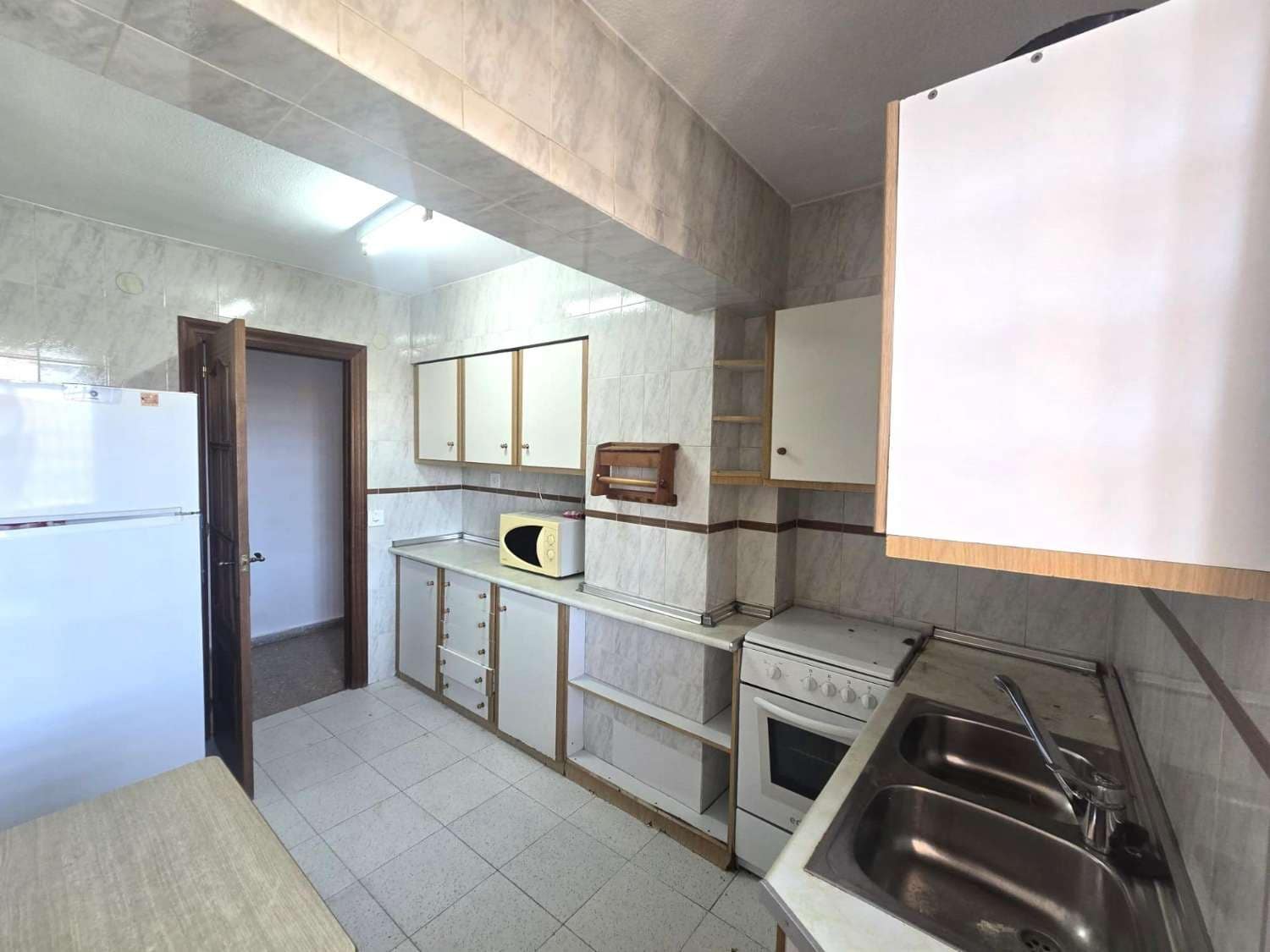 3 slaapkamer Appartement te koop in Torrevieja met zwembad garage - € 220.000 (Ref: 9896370)