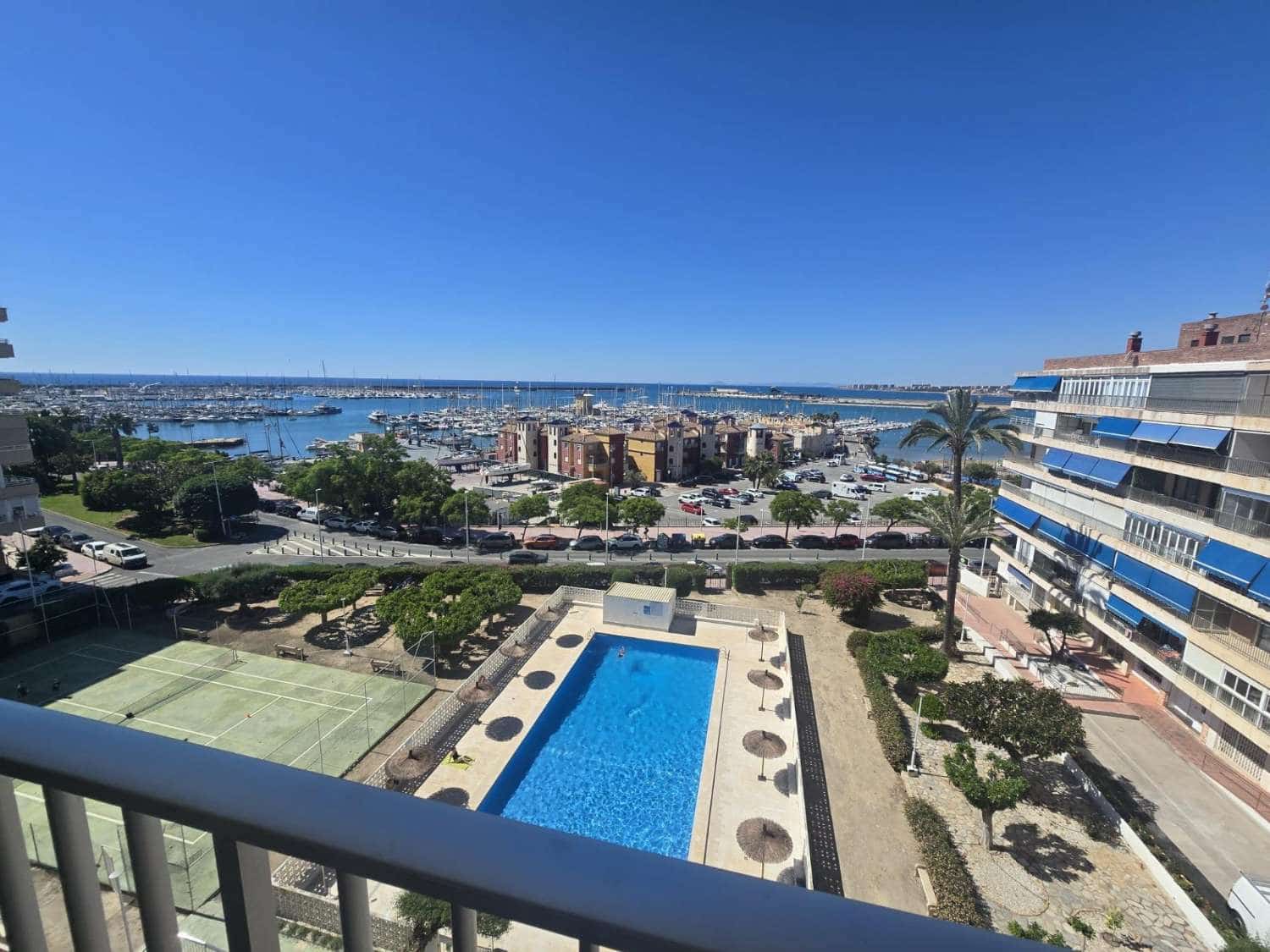 3 slaapkamer Appartement te koop in Torrevieja met zwembad garage - € 220.000 (Ref: 9896370)