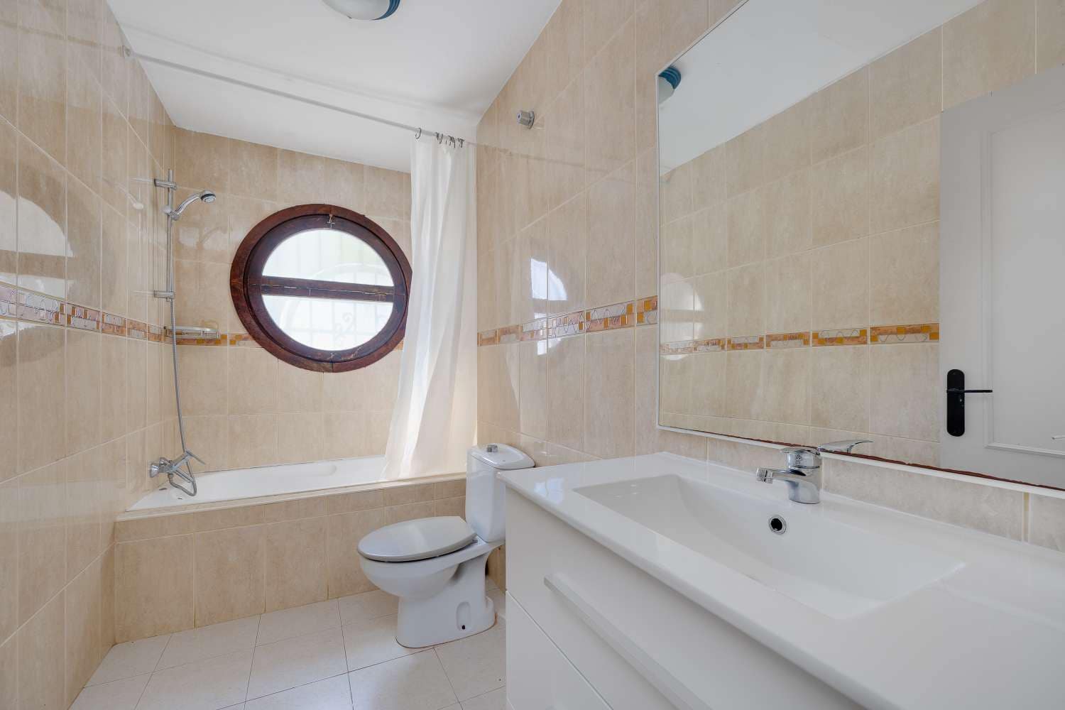 2 quarto Apartamento para venda em Torrevieja com piscina - 139 500 € (Ref: 9899217)