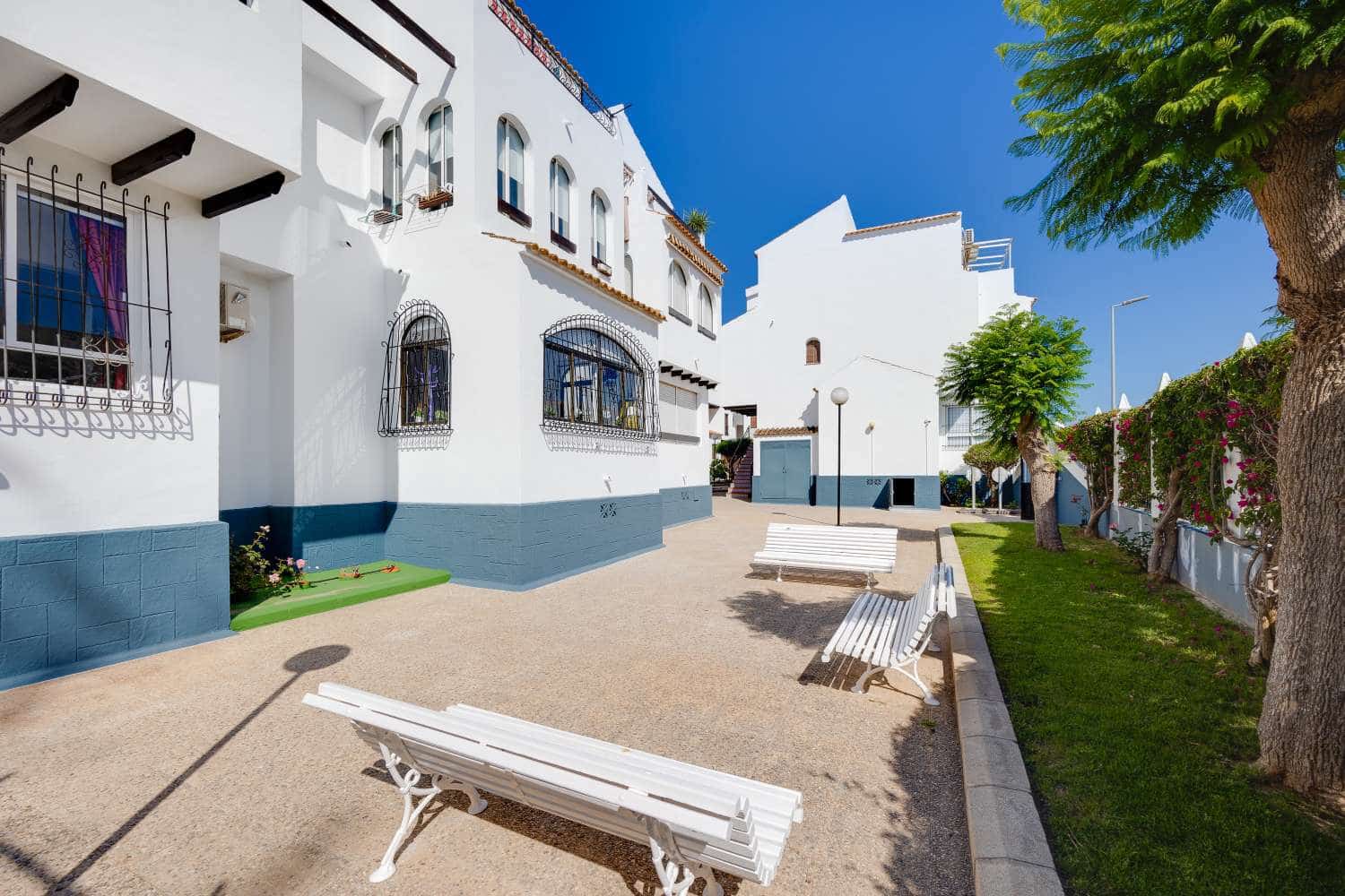 2 quarto Apartamento para venda em Torrevieja com piscina - 139 500 € (Ref: 9899217)