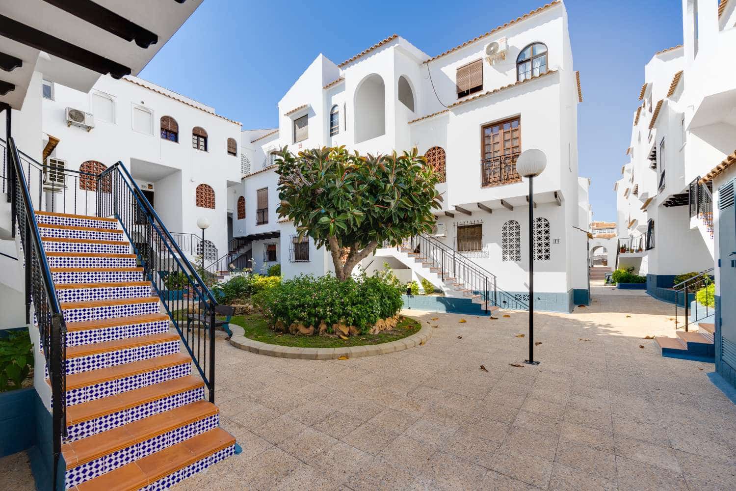 2 quarto Apartamento para venda em Torrevieja com piscina - 139 500 € (Ref: 9899217)