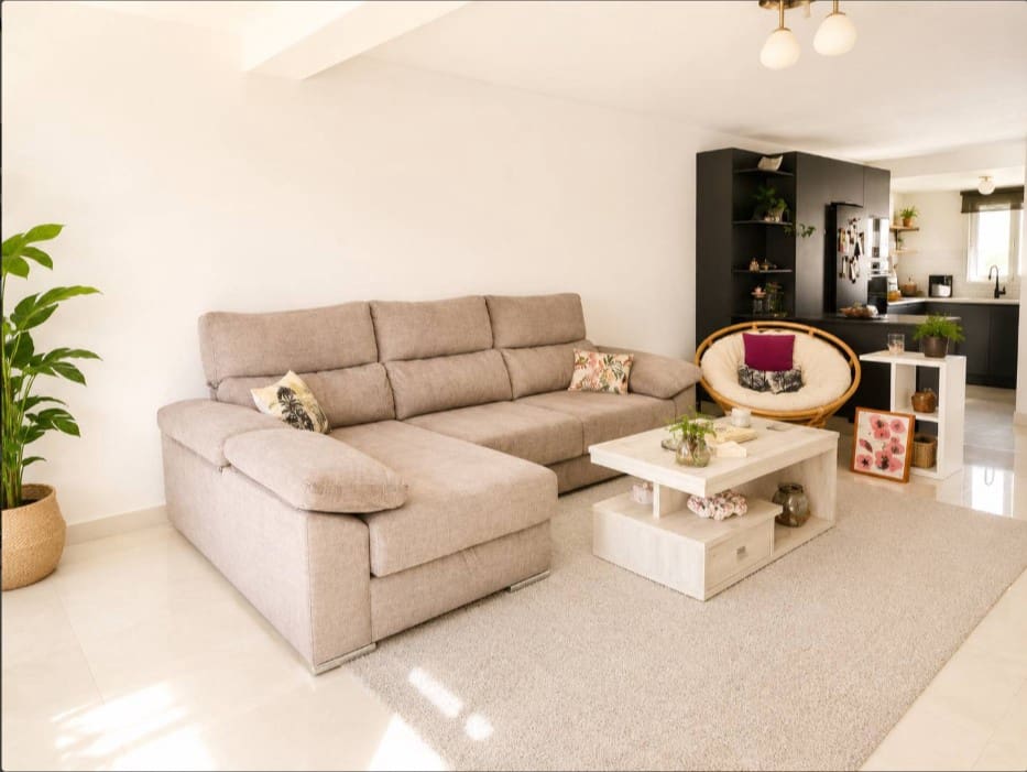 Piso de 3 habitaciones en Torrevieja en venta con piscina - 249.000 € (Ref: 9903982)