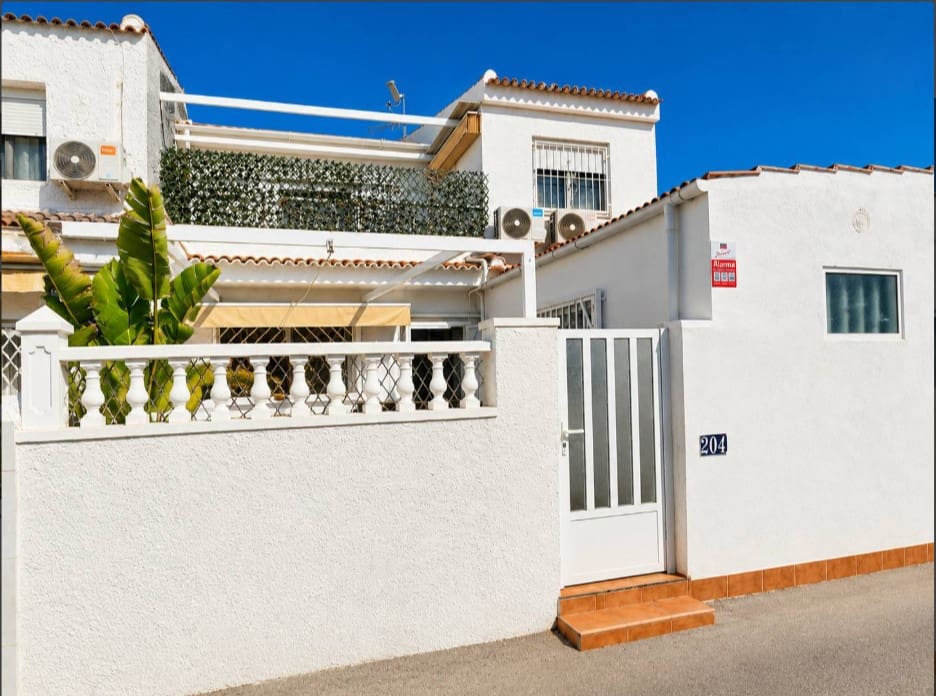 Piso de 3 habitaciones en Torrevieja en venta con piscina - 249.000 € (Ref: 9903982)