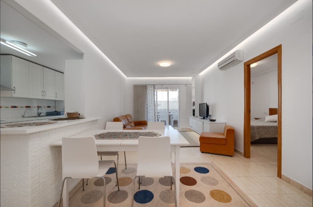 Bungalow de 3 habitaciones en Orihuela Costa en venta con piscina garaje - 339.000 € (Ref: 9903983)