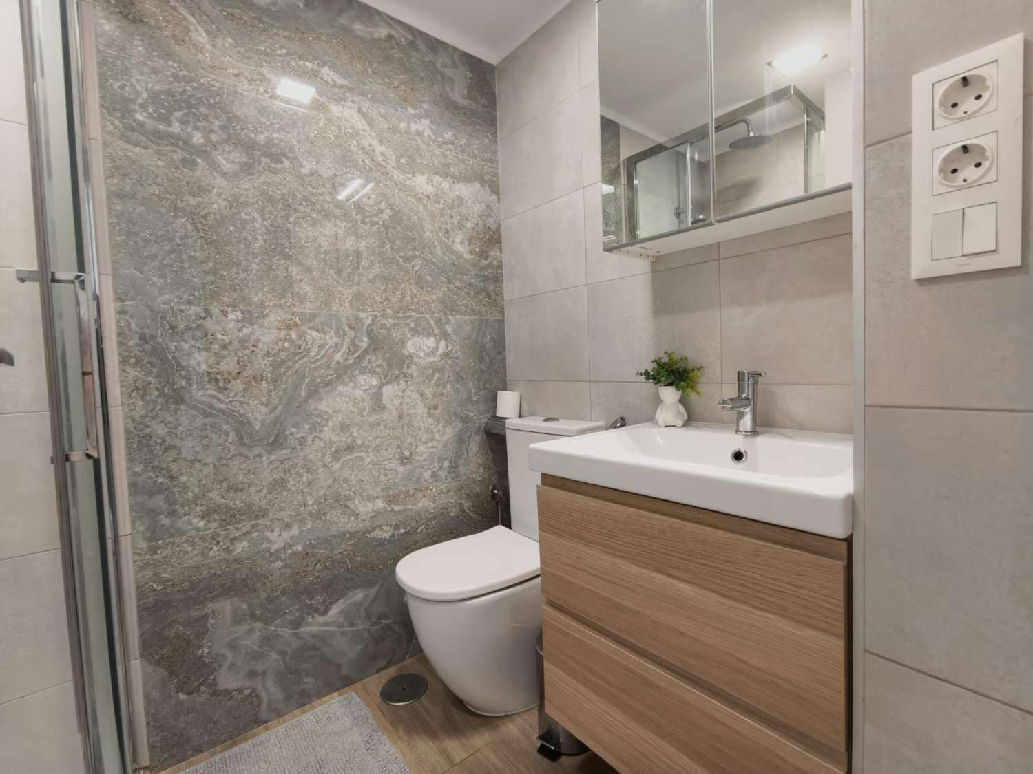2 camera da letto Appartamento in vendita in Torrevieja con piscina garage - 169.900 € (Rif: 9906947)