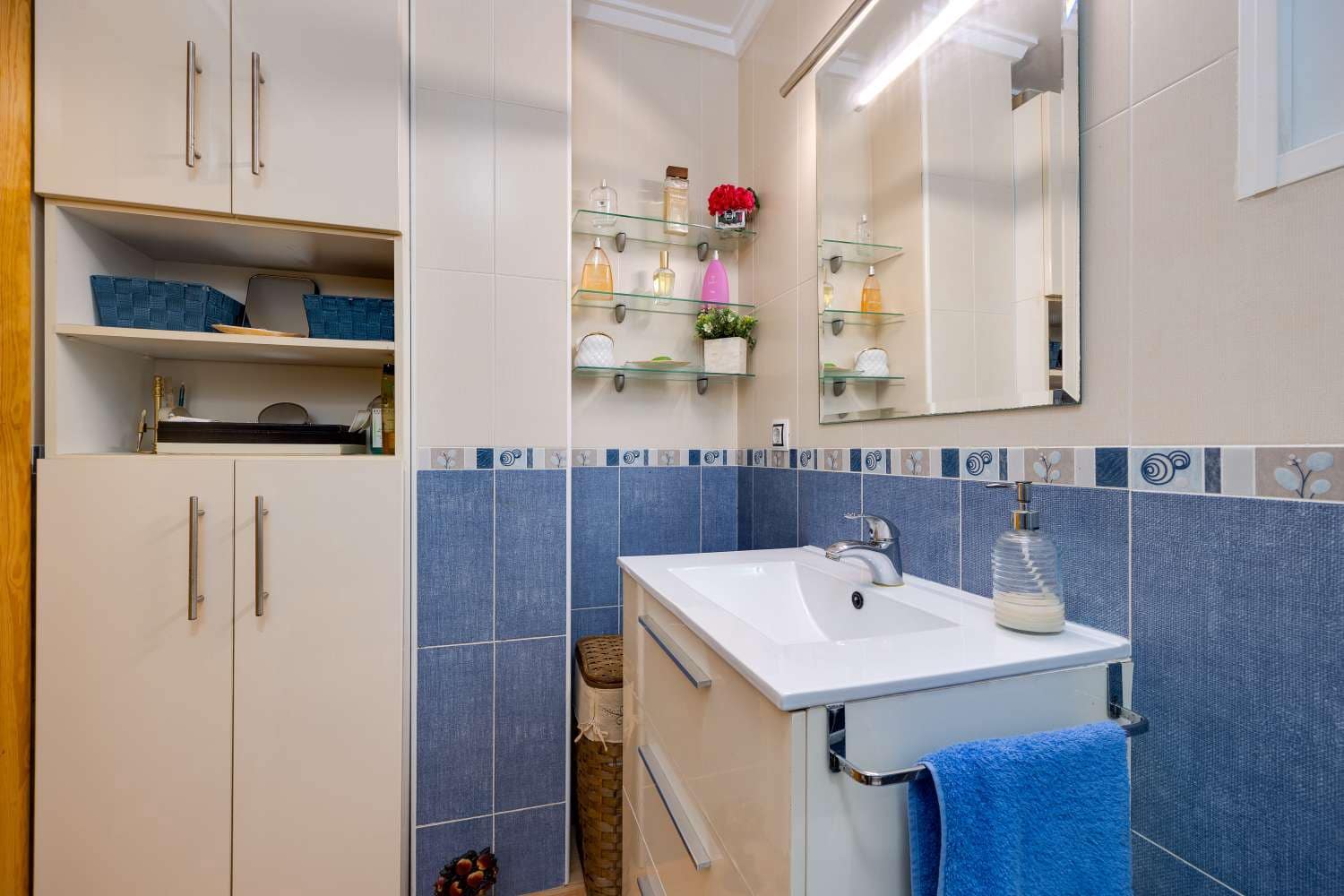2 bedroom Apartment for sale in Torrevieja - € 139,990 (Ref: 9910362)