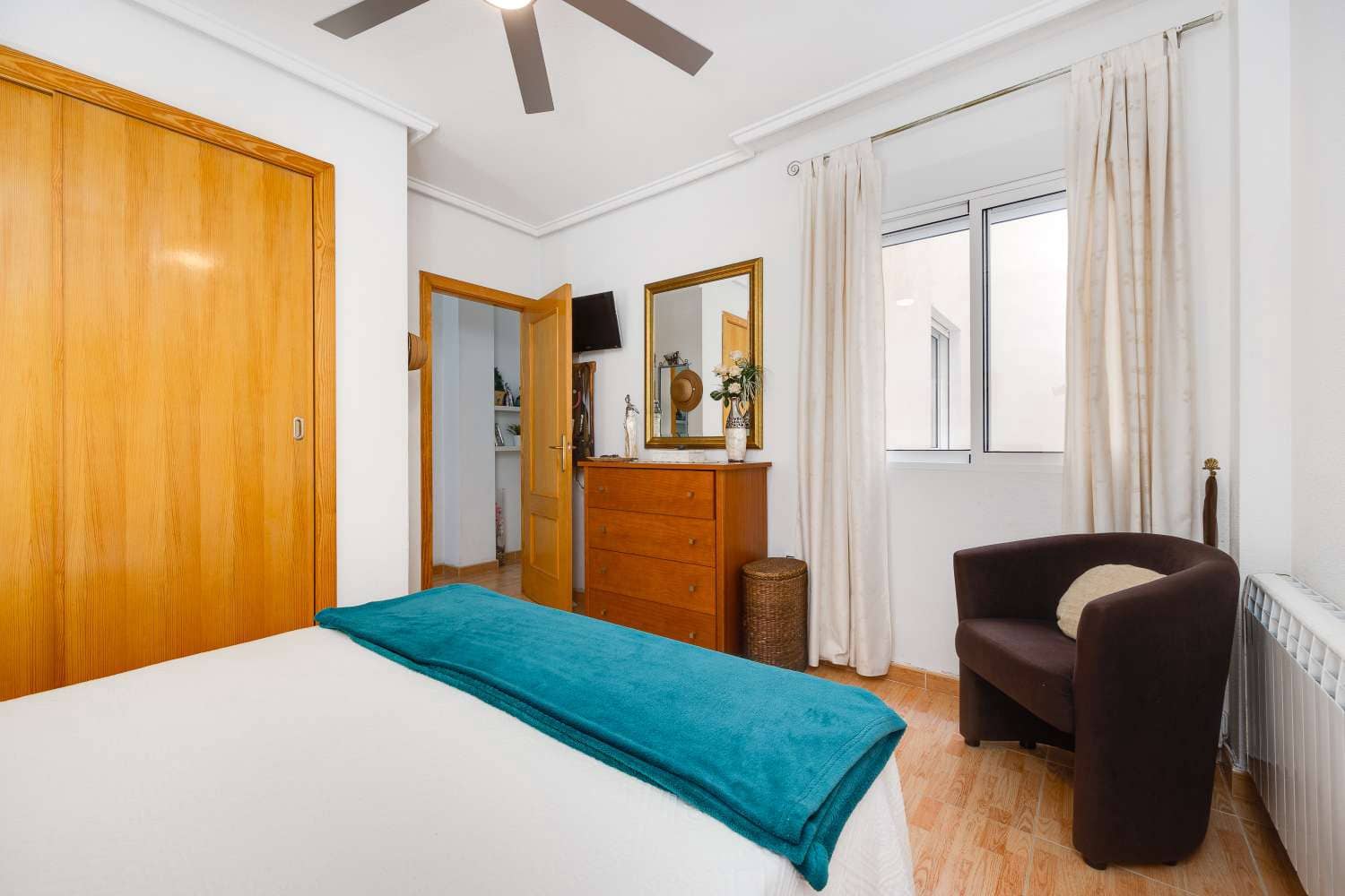 2 bedroom Apartment for sale in Torrevieja - € 139,990 (Ref: 9910362)