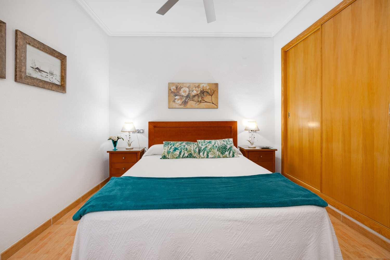 2 bedroom Apartment for sale in Torrevieja - € 139,990 (Ref: 9910362)