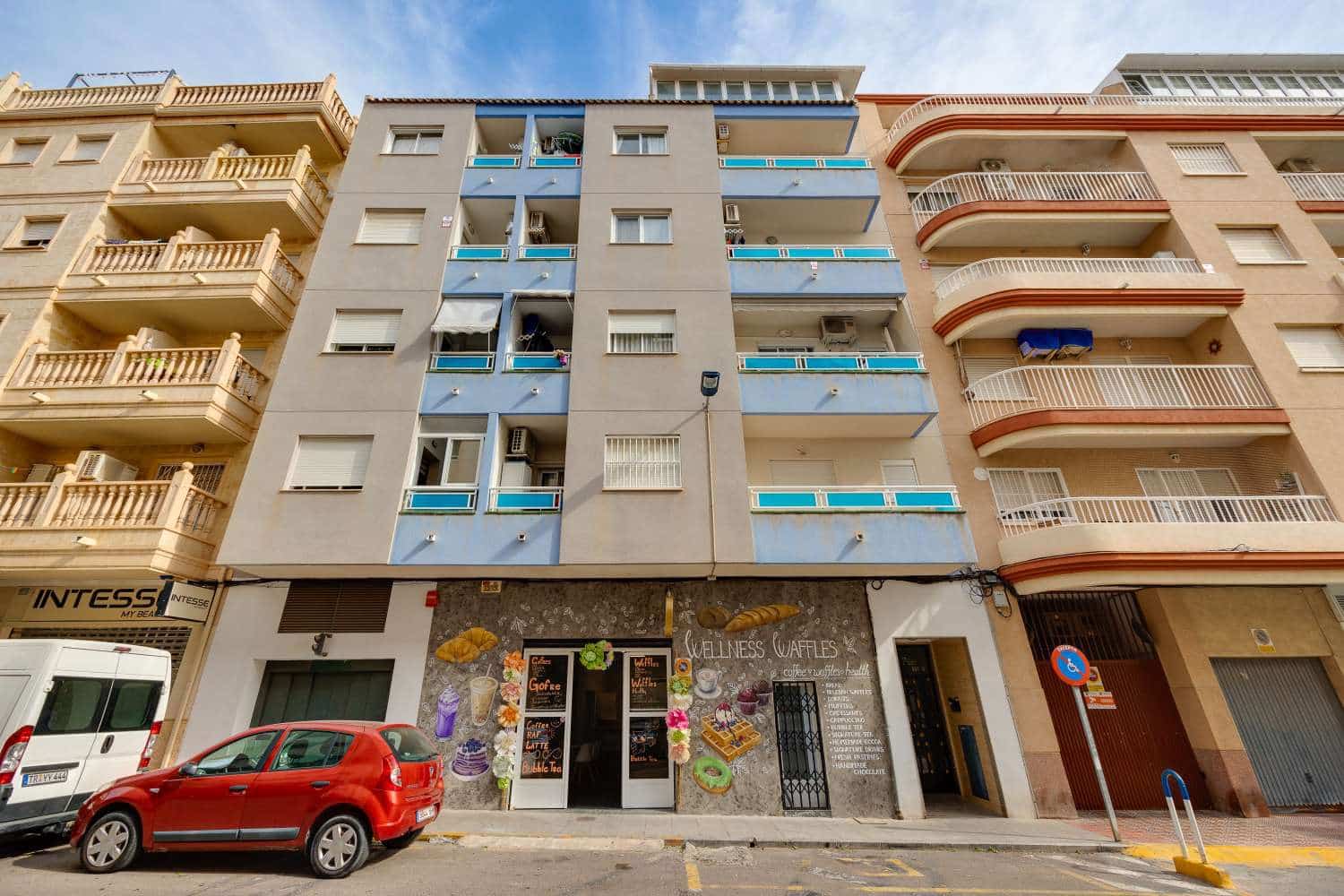 2 bedroom Apartment for sale in Torrevieja - € 139,990 (Ref: 9910362)
