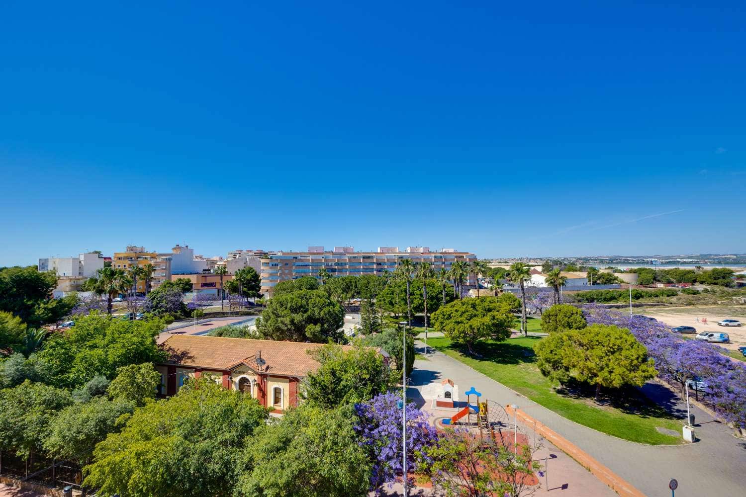 2 bedroom Apartment for sale in Torrevieja - € 139,990 (Ref: 9910362)
