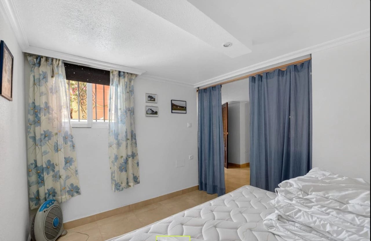 4 sypialnia Bungalow na sprzedaż w Torrevieja z basenem - 329 000 € (Ref: 9912708)