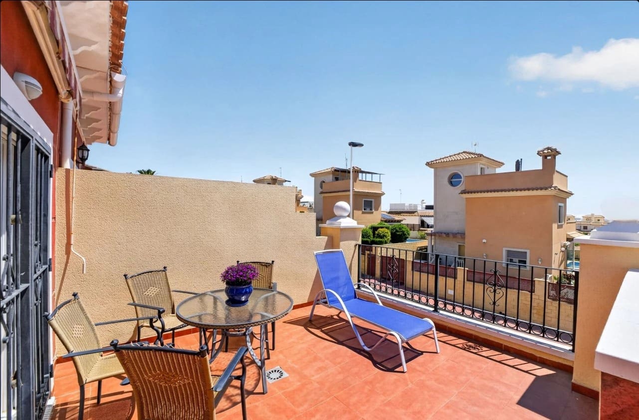 4 sypialnia Bungalow na sprzedaż w Torrevieja z basenem - 329 000 € (Ref: 9912708)
