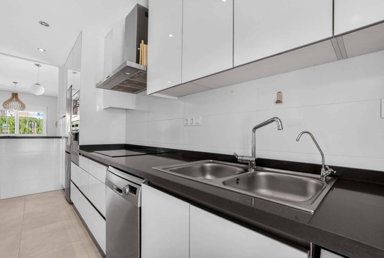 3 sovrum Radhus till salu i Orihuela Costa med pool garage - 342 000 € (Ref: 9920039)