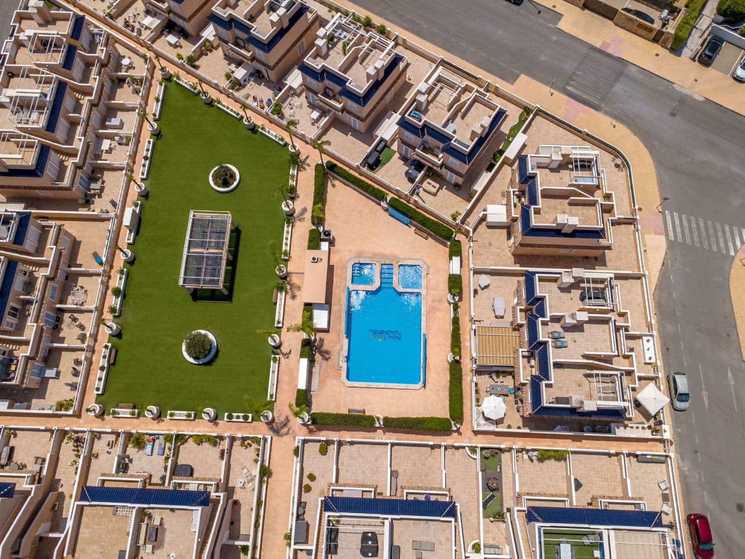 3 sovrum Radhus till salu i Orihuela Costa med pool garage - 342 000 € (Ref: 9920039)