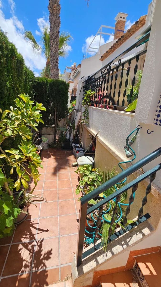 2 soverom Bungalow til salgs i Orihuela Costa med svømmebasseng - € 239 000 (Ref: 9920040)