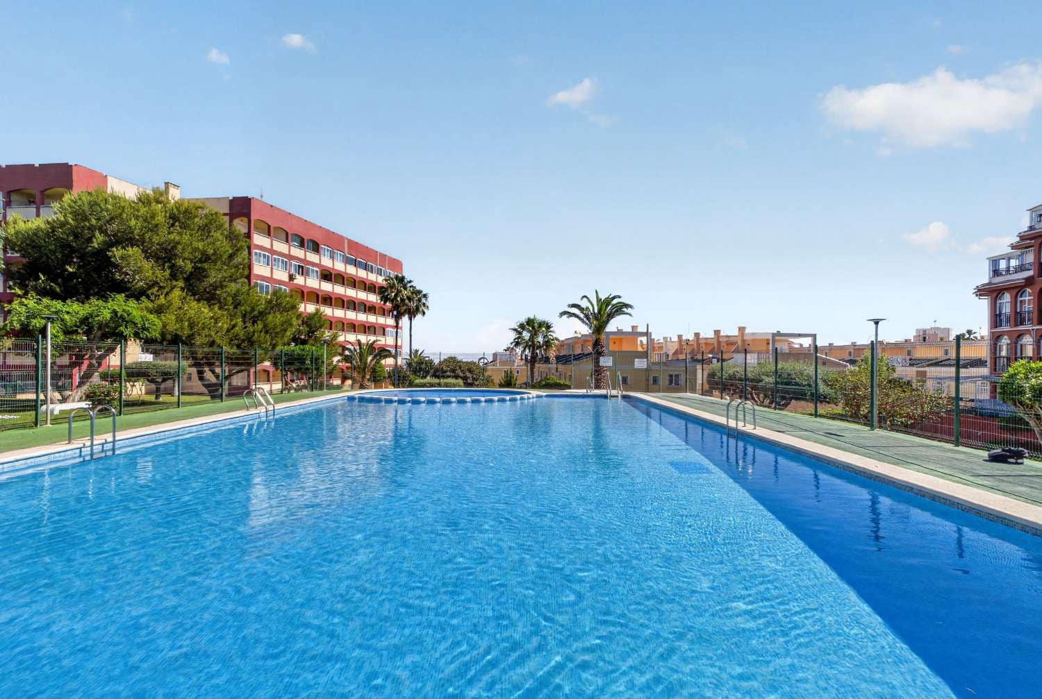 3 slaapkamer Appartement te koop in Torrevieja met zwembad - € 194.000 (Ref: 9921858)