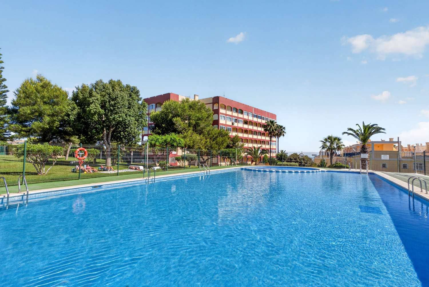 3 slaapkamer Appartement te koop in Torrevieja met zwembad - € 194.000 (Ref: 9921858)