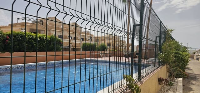 Piso de 2 habitaciones en Punta Prima, Orihuela en venta con piscina - 229.500 € (Ref: 9933694)