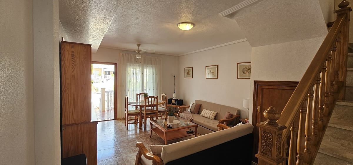 2 makuuhuone Asunto myytävänä paikassa Orihuela Costa mukana uima-altaan - 210 000 € (Ref: 9933694)