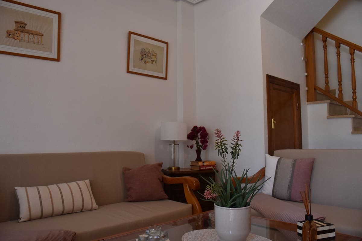 2 makuuhuone Asunto myytävänä paikassa Orihuela Costa mukana uima-altaan - 210 000 € (Ref: 9933694)