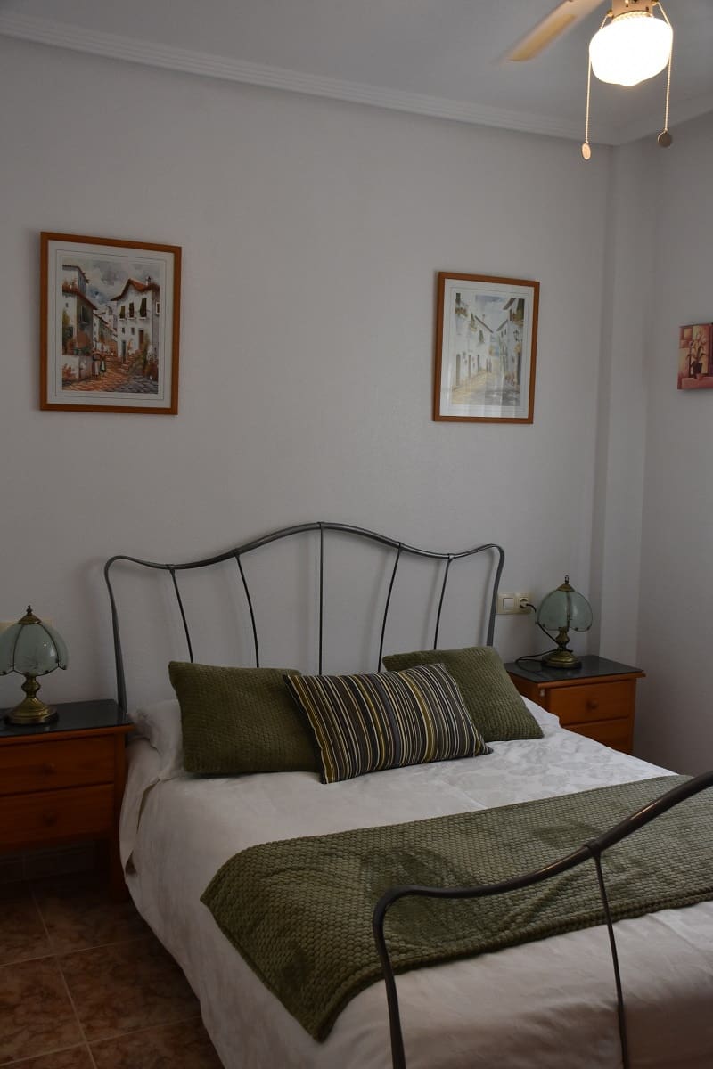 2 makuuhuone Asunto myytävänä paikassa Orihuela Costa mukana uima-altaan - 210 000 € (Ref: 9933694)