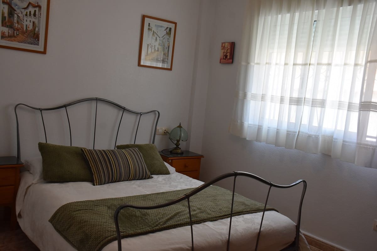 2 makuuhuone Asunto myytävänä paikassa Orihuela Costa mukana uima-altaan - 210 000 € (Ref: 9933694)