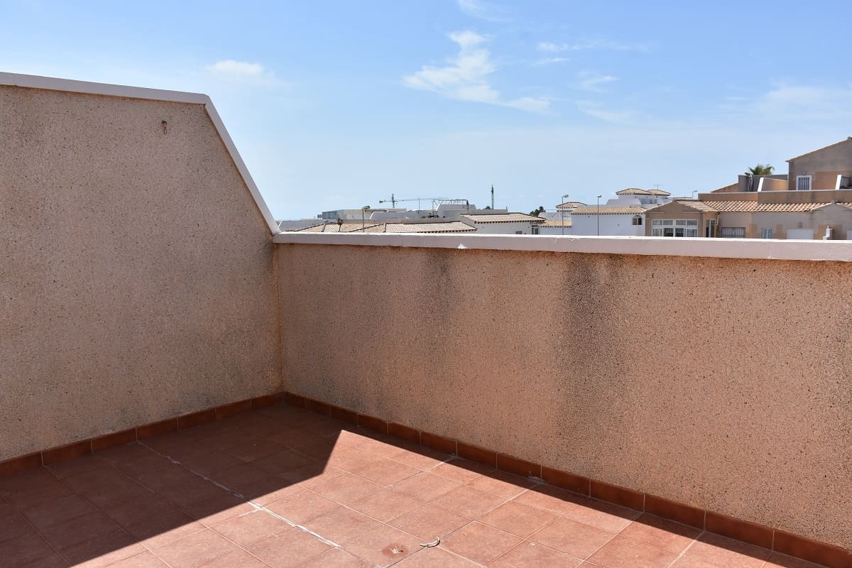 2 makuuhuone Asunto myytävänä paikassa Orihuela Costa mukana uima-altaan - 210 000 € (Ref: 9933694)
