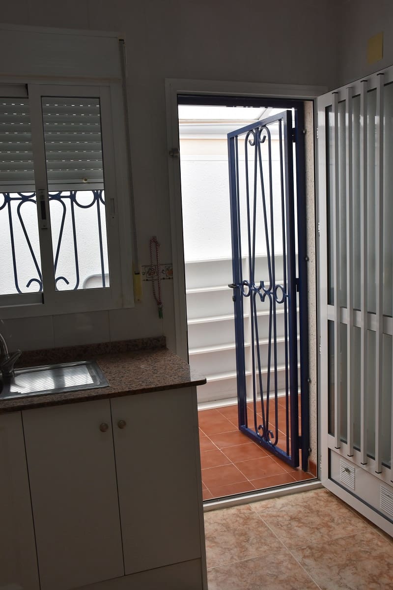 2 makuuhuone Asunto myytävänä paikassa Orihuela Costa mukana uima-altaan - 210 000 € (Ref: 9933694)