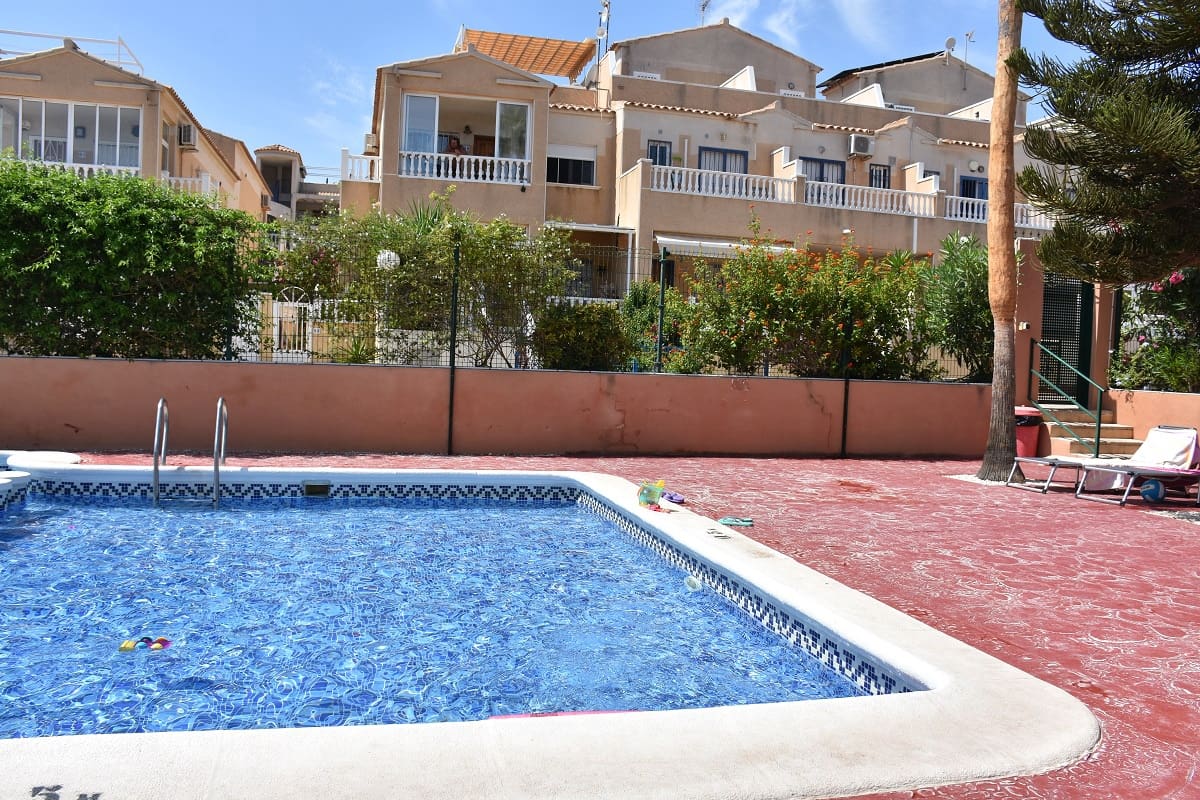 2 makuuhuone Asunto myytävänä paikassa Orihuela Costa mukana uima-altaan - 210 000 € (Ref: 9933694)