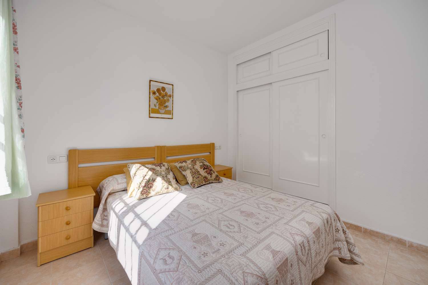 2 bedroom Apartment for sale in Torrevieja with pool - € 149,900 (Ref: 9933695)