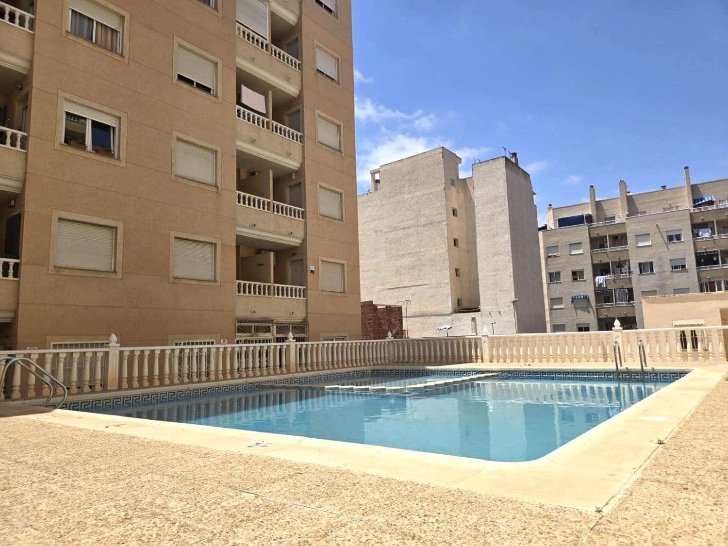 2 bedroom Apartment for sale in Torrevieja with pool garage - € 145,000 (Ref: 9939519)