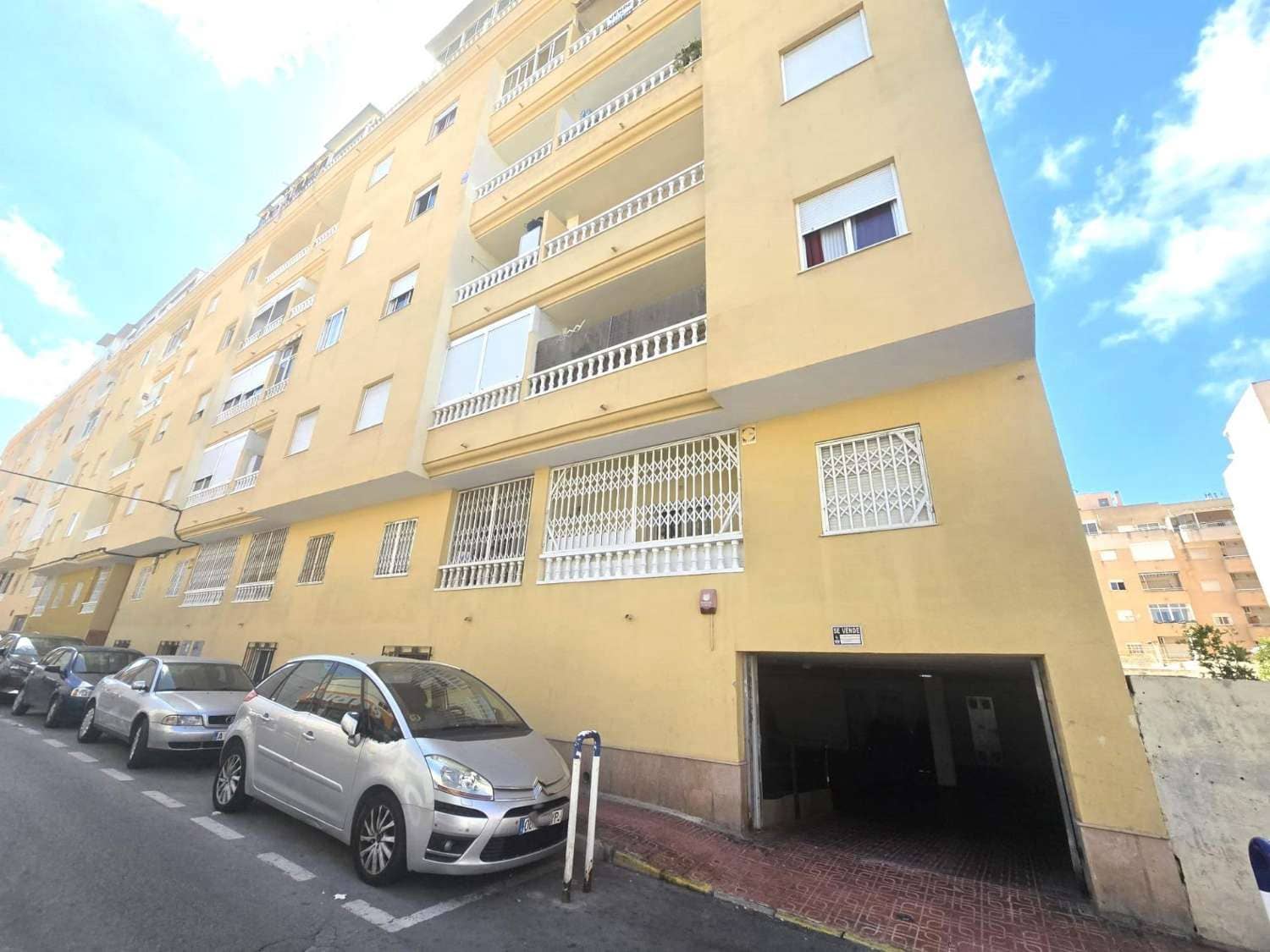 2 bedroom Apartment for sale in Torrevieja with pool garage - € 145,000 (Ref: 9939519)