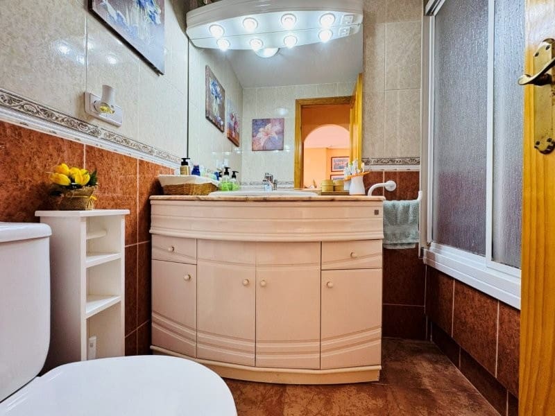 2 chambre Appartement à vendre à Torrevieja avec piscine garage - 175 000 € (Ref: 9939522)