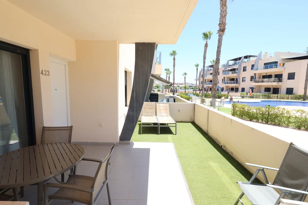 2 bedroom Apartment for sale in Torre de la Horadada with pool - € 259,500 (Ref: 9957580)