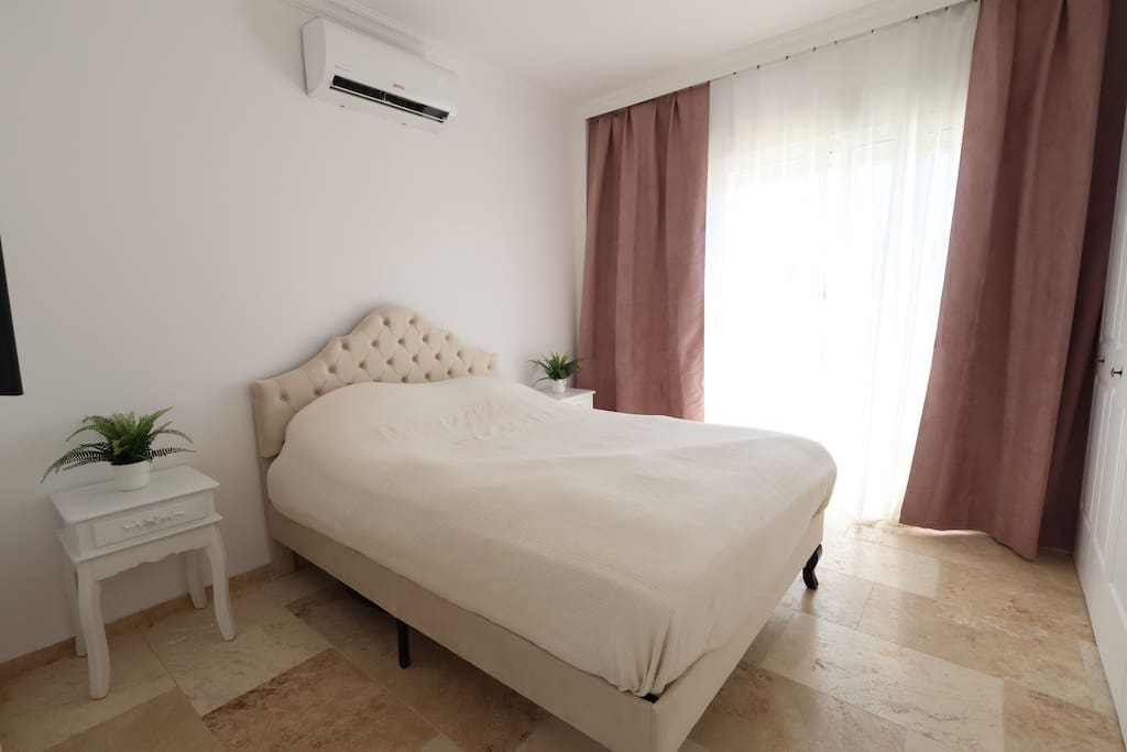 3 chambre Villa/Maison à vendre à Filipinas avec piscine - 250 000 € (Ref: 9957581)