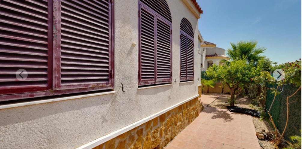 3 bedroom Villa for sale in San Fulgencio with pool garage - € 399,000 (Ref: 9959349)