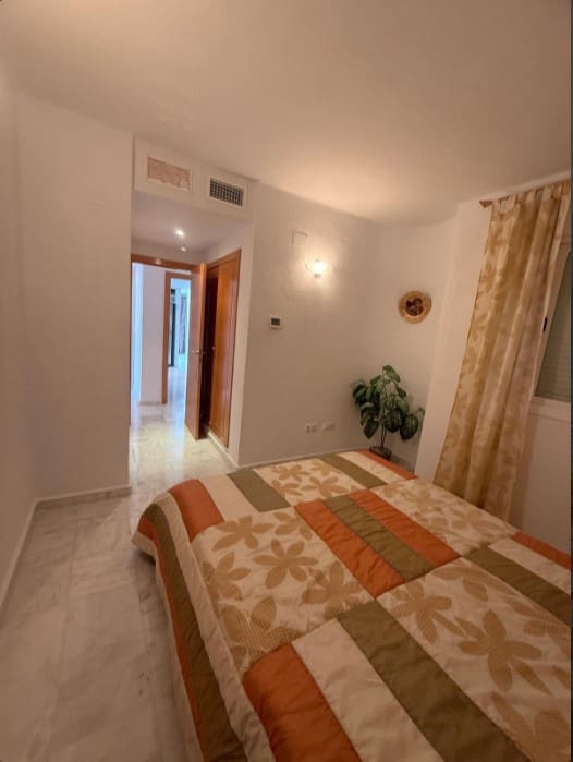 Apartamento de 4 habitaciones en Torrevieja en venta con piscina garaje - 495.000 € (Ref: 9969347)