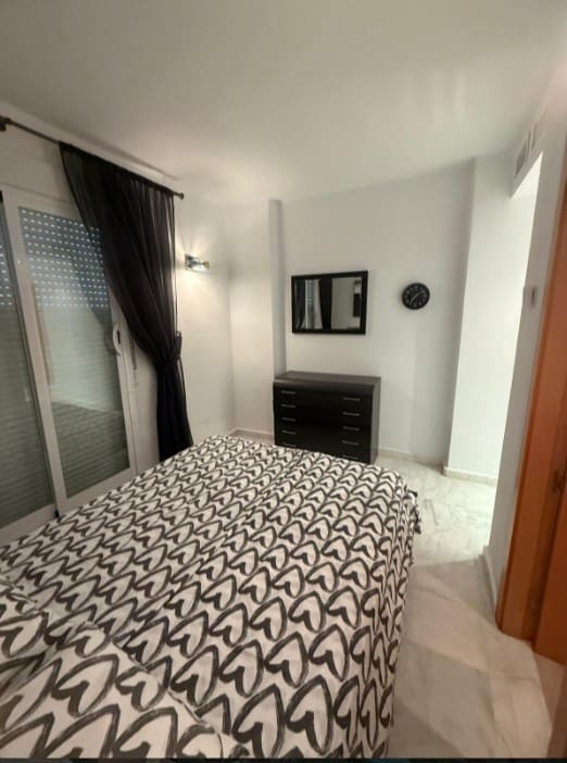 Apartamento de 4 habitaciones en Torrevieja en venta con piscina garaje - 495.000 € (Ref: 9969347)