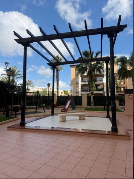 Apartamento de 4 habitaciones en Torrevieja en venta con piscina garaje - 495.000 € (Ref: 9969347)