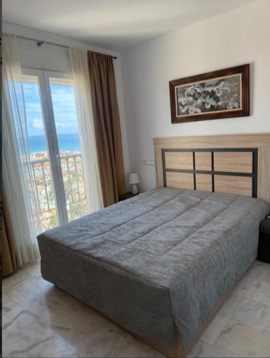 Apartamento de 4 habitaciones en Torrevieja en venta con piscina garaje - 495.000 € (Ref: 9969347)