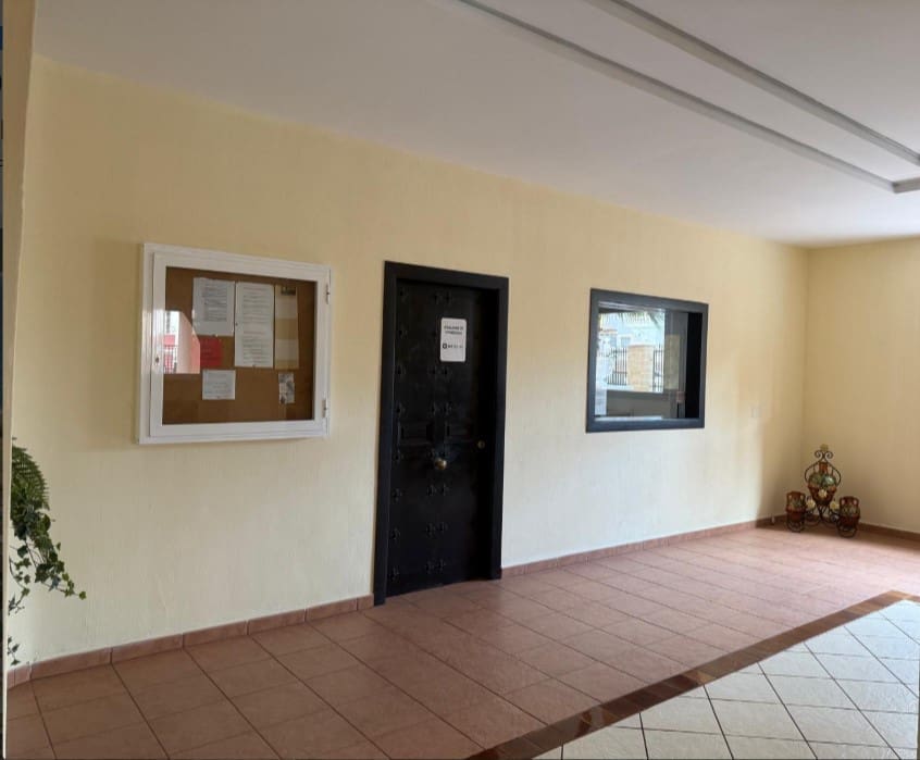 Apartamento de 4 habitaciones en Torrevieja en venta con piscina garaje - 495.000 € (Ref: 9969347)