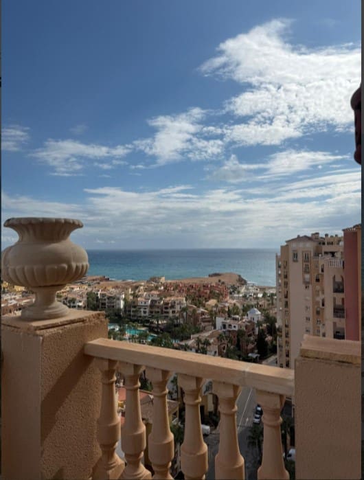 Apartamento de 4 habitaciones en Torrevieja en venta con piscina garaje - 495.000 € (Ref: 9969347)