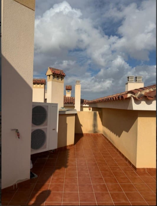 Apartamento de 4 habitaciones en Torrevieja en venta con piscina garaje - 495.000 € (Ref: 9969347)